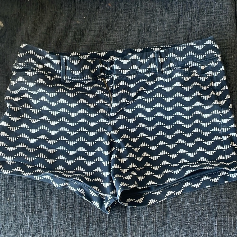 Old Navy Pixie Shorts Size 6